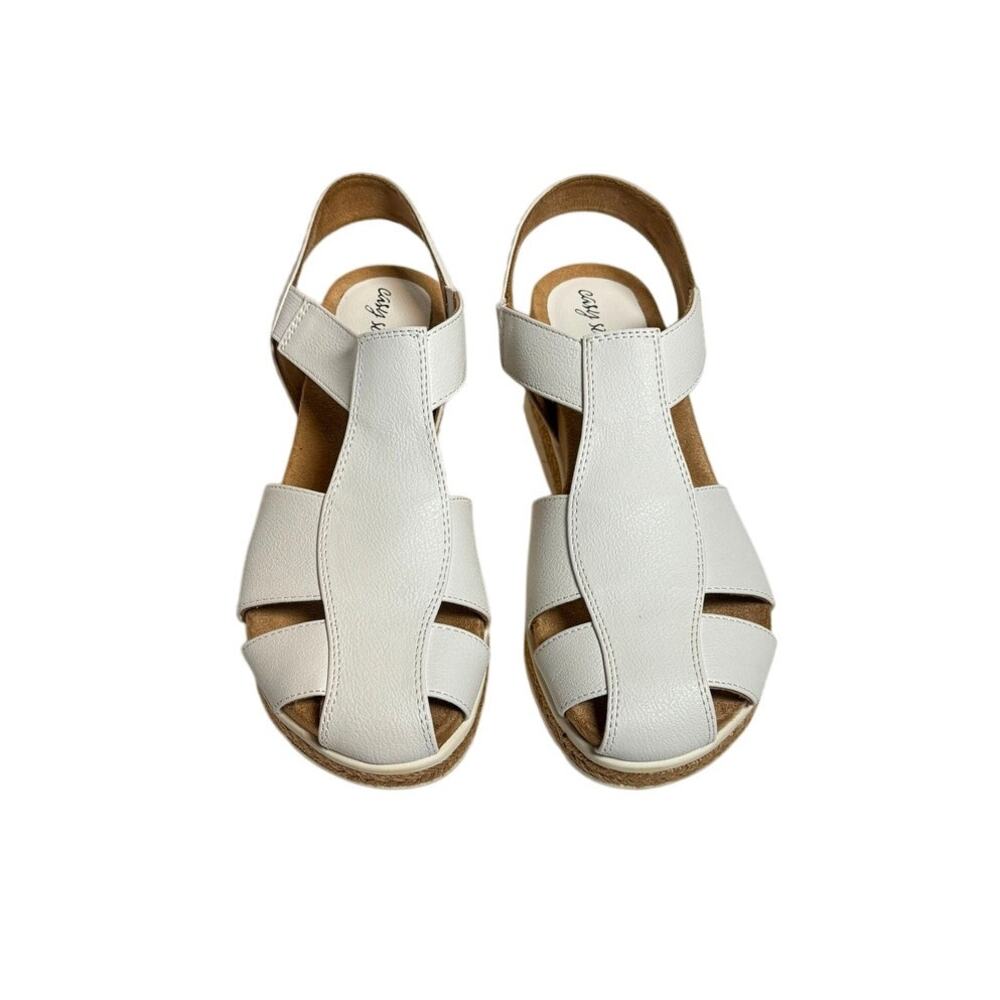 Easy Street Freeport Women's White Closed Toe Fisherman Sandals Size 7.5 M